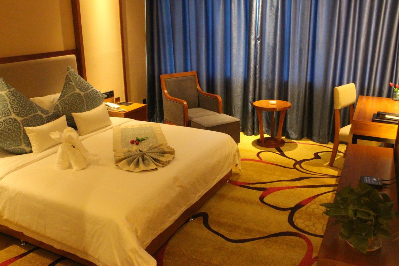Fu Hua International Hotel Dunhuang Dış mekan fotoğraf