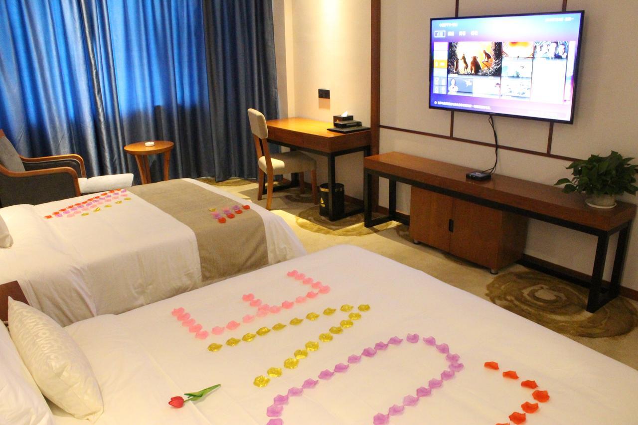 Fu Hua International Hotel Dunhuang Dış mekan fotoğraf